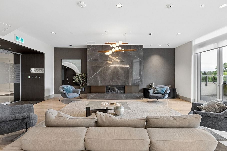 305 1500 Fern Street North Vancouver, BC - 20
