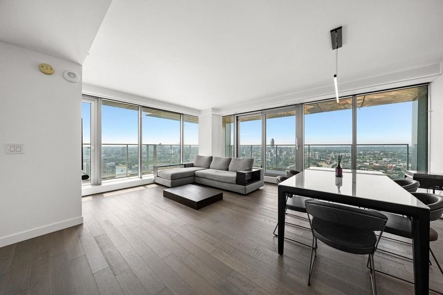 3801 1480 Howe Street Vancouver, BC - 2