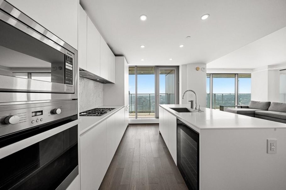 3801 1480 Howe Street Vancouver, BC - 11
