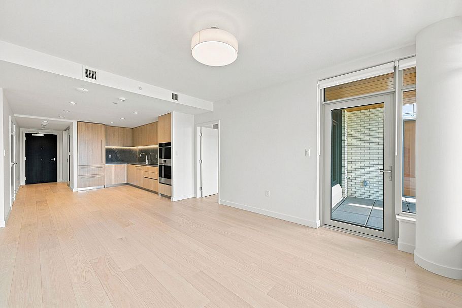 301 785 Harbour Way North Vancouver, BC - 11