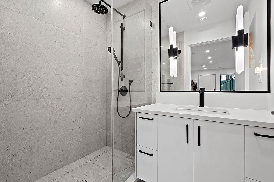 2987 W 40th Avenue Vancouver, BC - 39