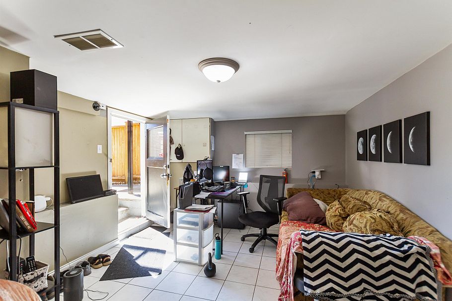 136 E 45th Avenue Vancouver, BC - 16