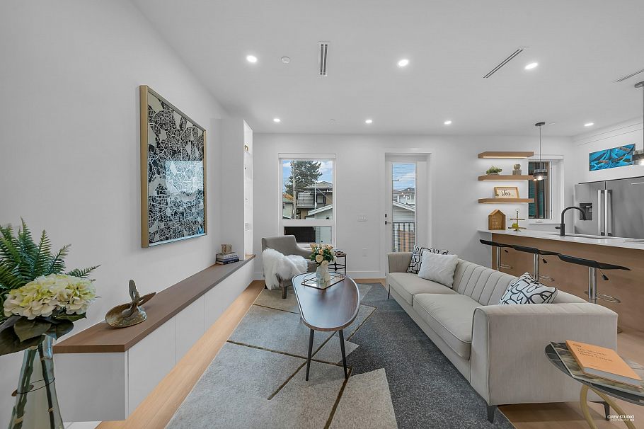 2713 Cheyenne Avenue Vancouver, BC - 4