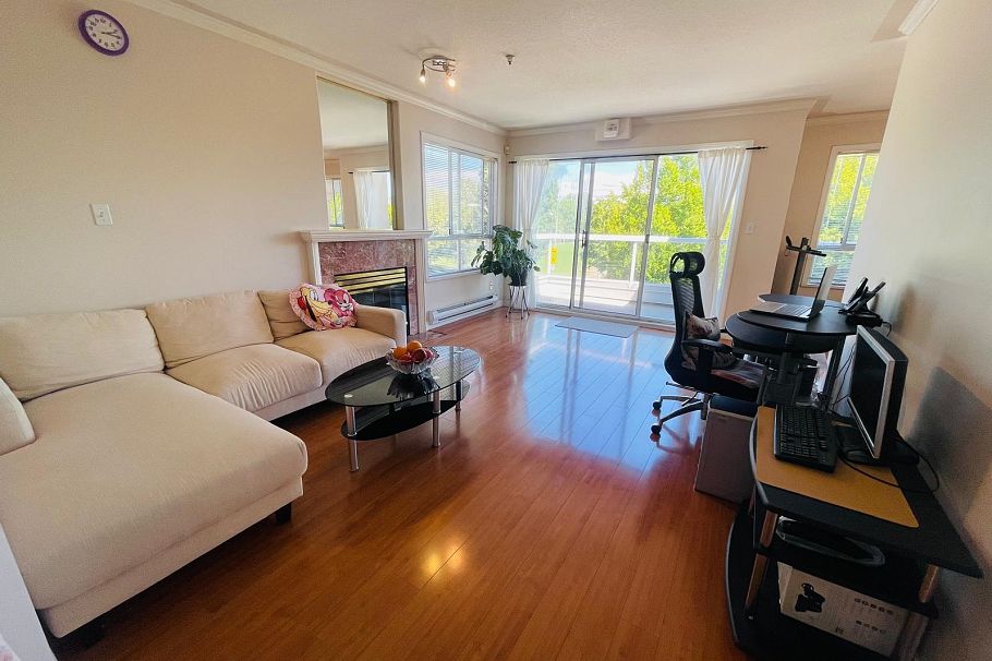 302 2288 Newport Avenue Vancouver, BC - 3