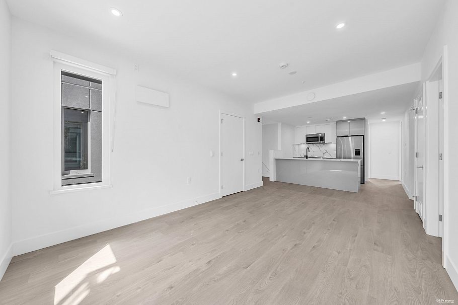 2260 E 1st Avenue Vancouver, BC - 14