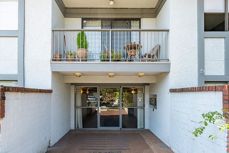 209 275 W 2nd Street North Vancouver, BC - 2