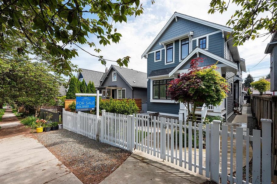 730 E 11th Avenue Vancouver, BC - 26