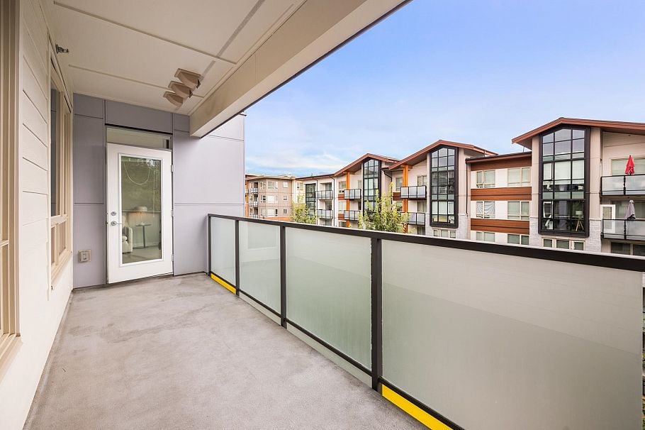 302 2651 Library Lane North Vancouver, BC - 21