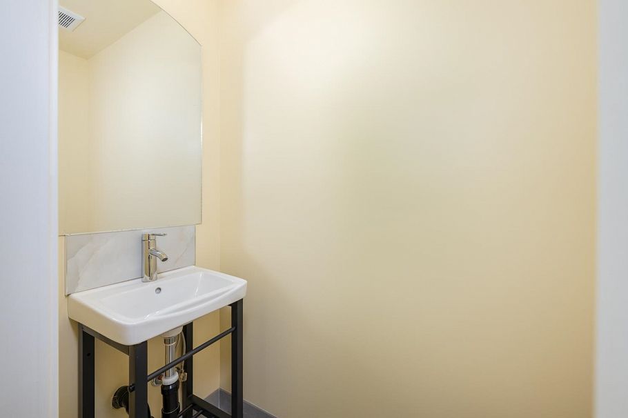 5655 Lancaster Street Vancouver, BC - 7