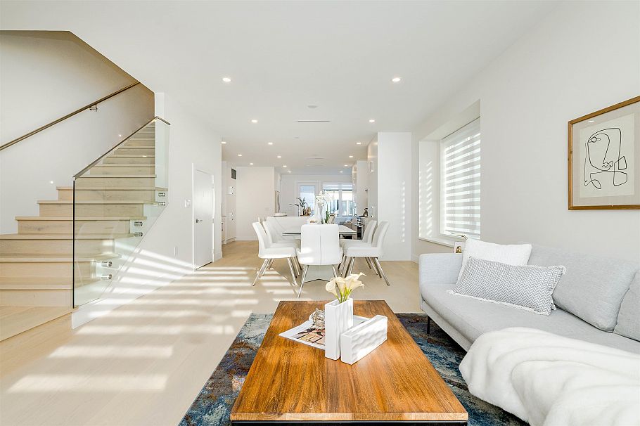3321 W 37th Avenue Vancouver, BC - 3