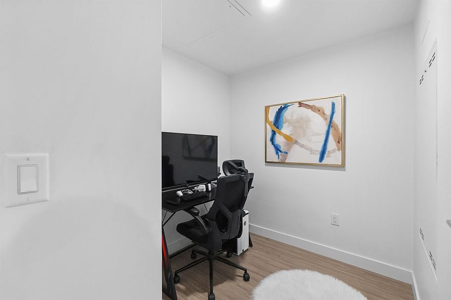 113 747 E 3rd Street North Vancouver, BC - 20