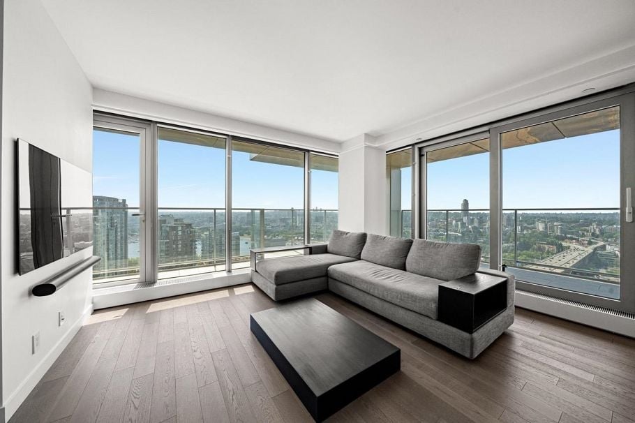 3801 1480 Howe Street Vancouver, BC - 3