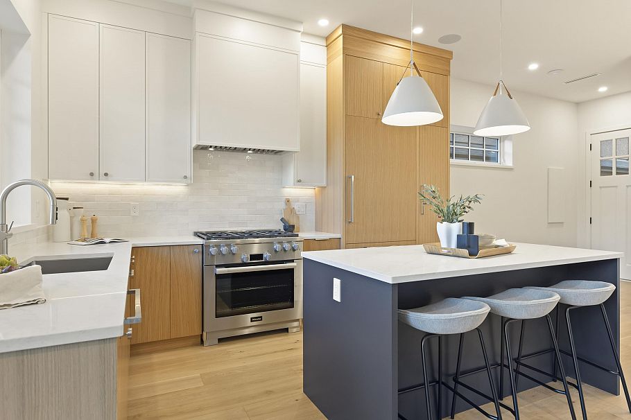 2 3919 W 18th Avenue Vancouver, BC - 5