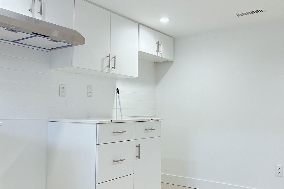3708 Dumfries Street Vancouver, BC - 32