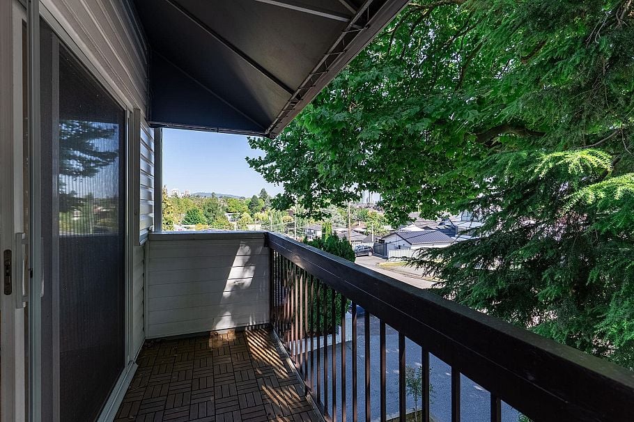 219 2910 E Pender Street Vancouver, BC - 6