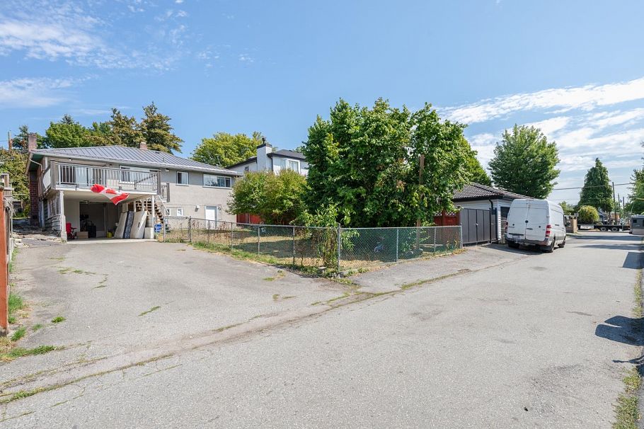 5655 Lancaster Street Vancouver, BC - 22