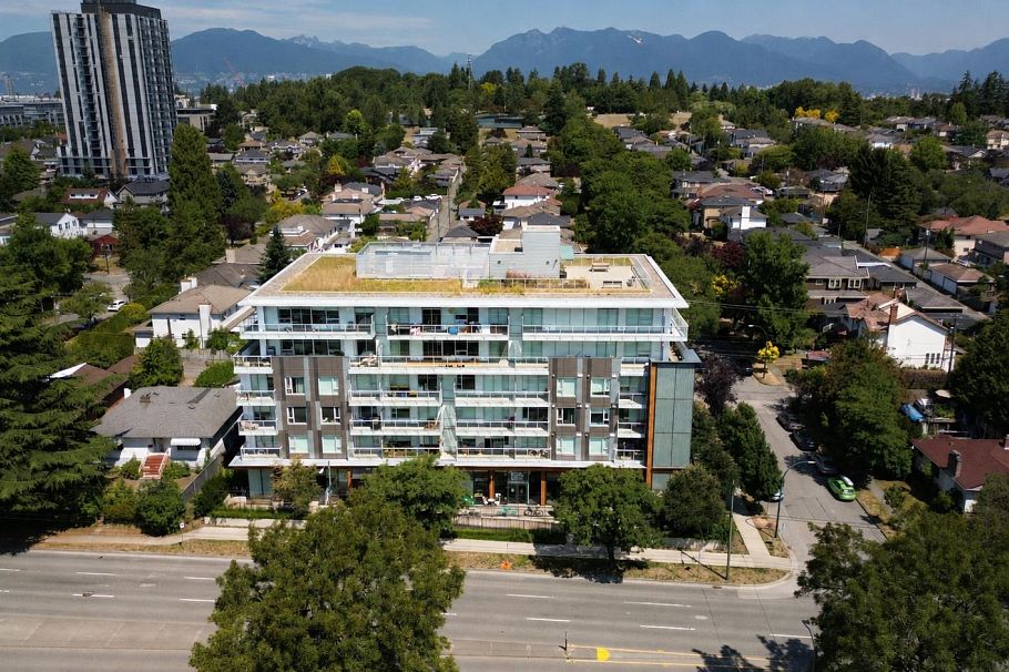 310 5693 Elizabeth Street Vancouver, BC - 2