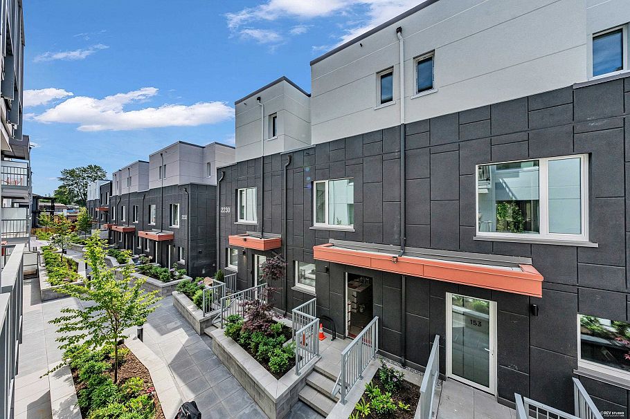 2260 E 1st Avenue Vancouver, BC - 33