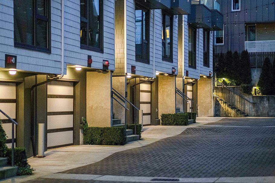 33 720 E 3rd Street North Vancouver, BC - 20