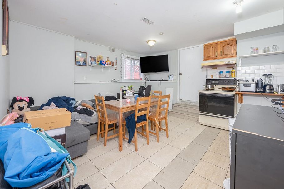 5655 Lancaster Street Vancouver, BC - 36