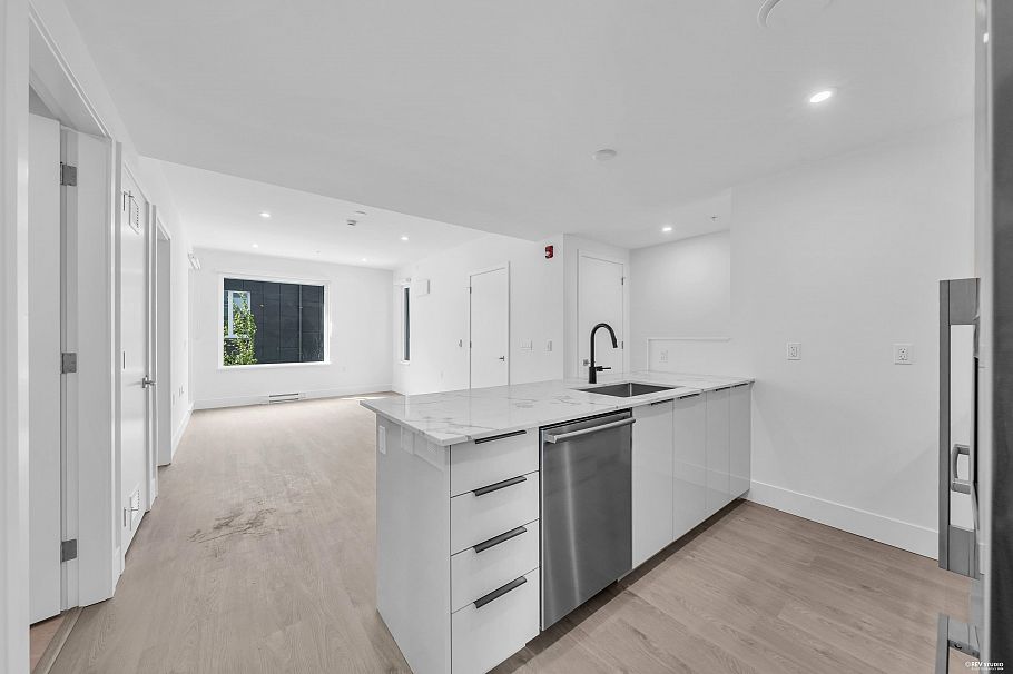 2260 E 1st Avenue Vancouver, BC - 8