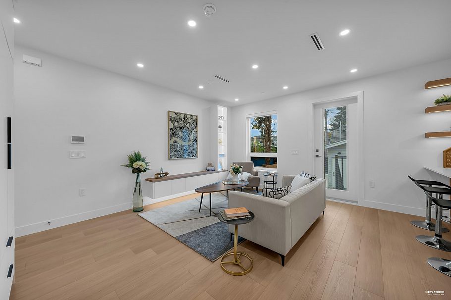 2713 Cheyenne Avenue Vancouver, BC - 5