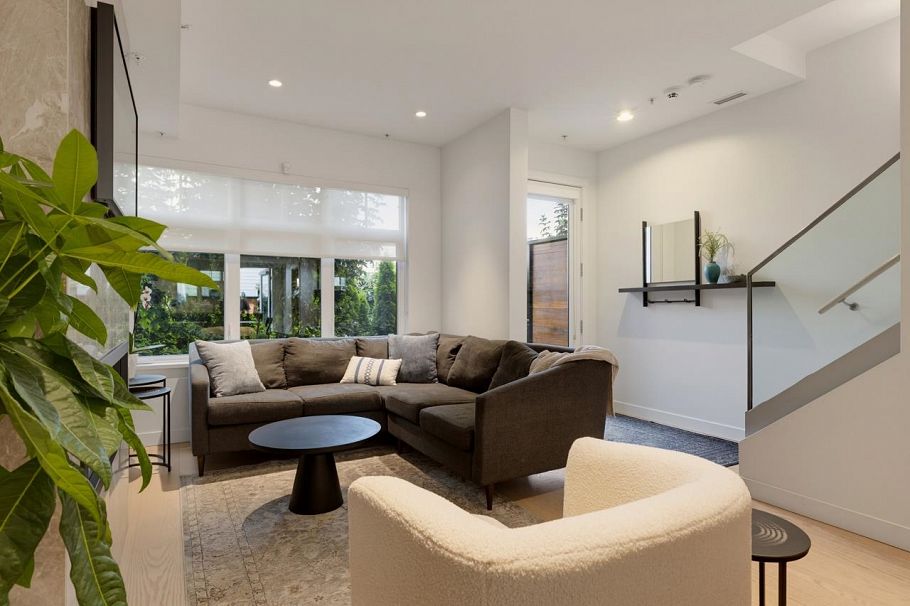 20 1960 Glenaire Drive North Vancouver, BC - 3
