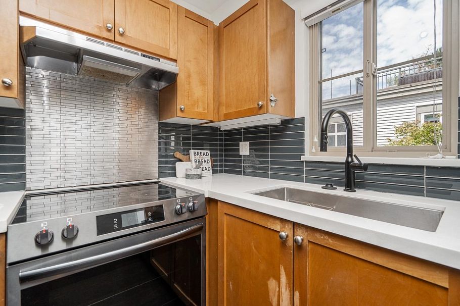 26 2375 W Broadway Vancouver, BC - 15