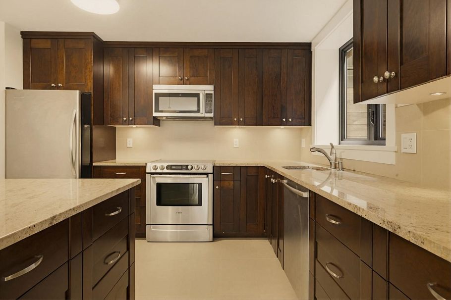 1134 Montroyal Boulevard North Vancouver, BC - 25