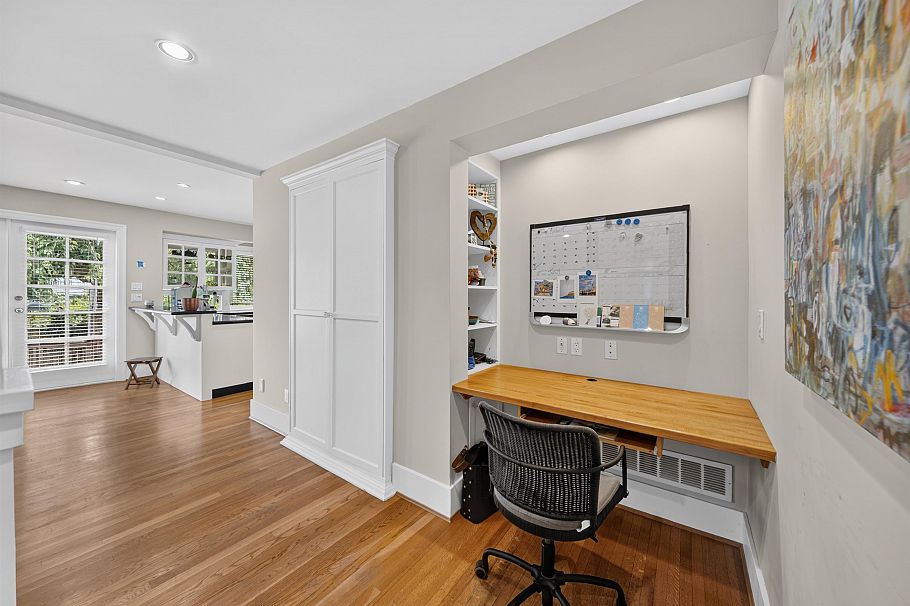 4655 W 6th Avenue Vancouver, BC - 21