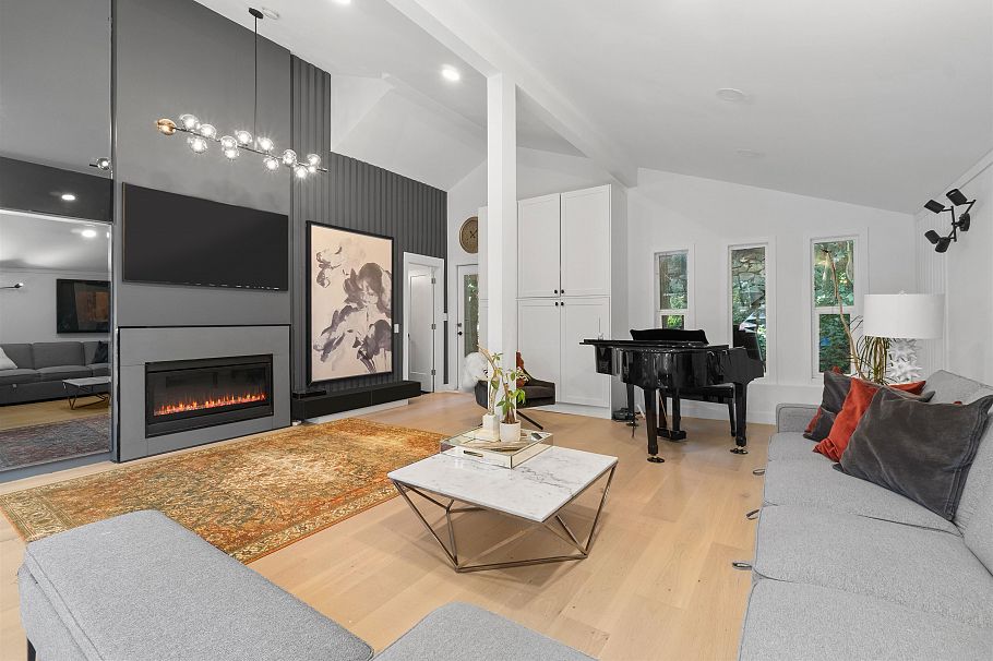 615 E Kings Road North Vancouver, BC - 8