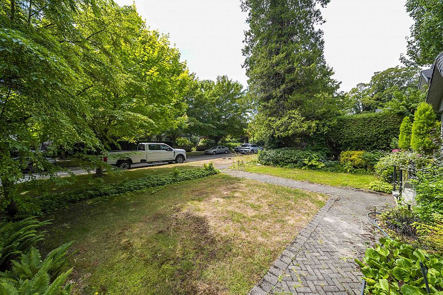 4655 W 6th Avenue Vancouver, BC - 34