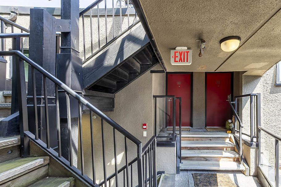 301 3673 W 11th Avenue Vancouver, BC - 19