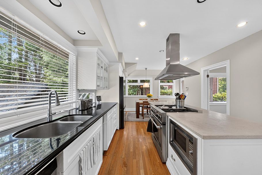 4655 W 6th Avenue Vancouver, BC - 11