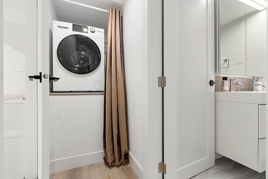 615 E Kings Road North Vancouver, BC - 31