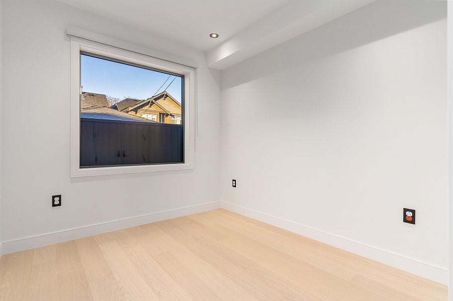 1 3349 W 27th Avenue Vancouver, BC - 40