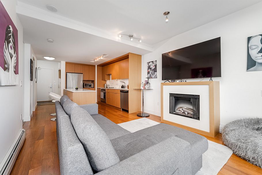 1503 158 W 13th Street North Vancouver, BC - 4