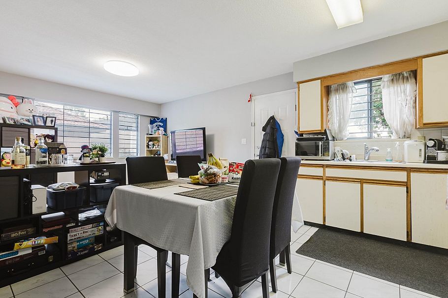 3230 Garden Drive Vancouver, BC - 26