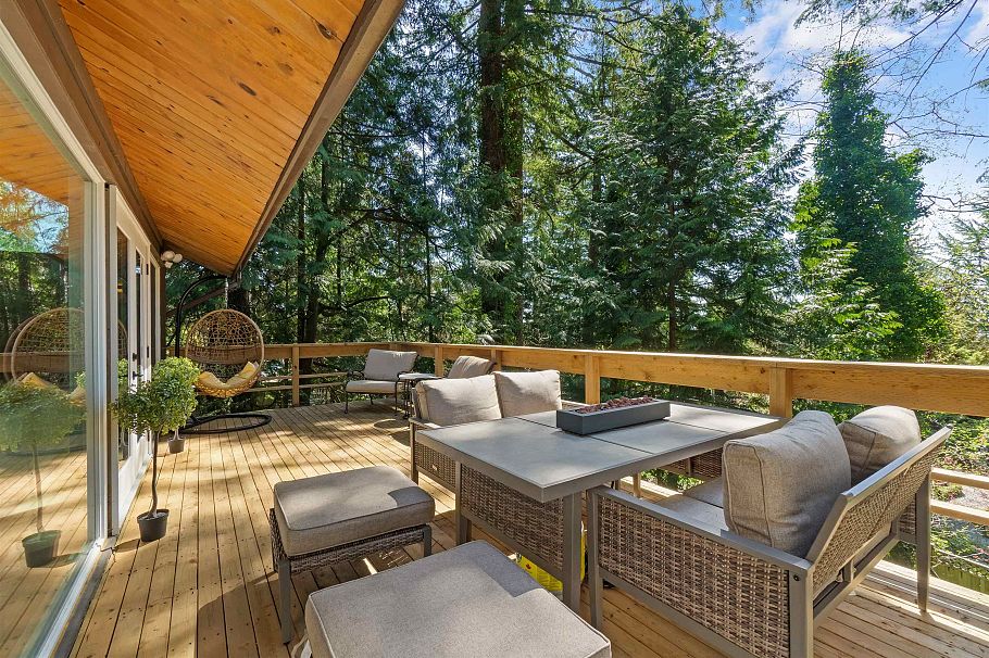 615 E Kings Road North Vancouver, BC - 15