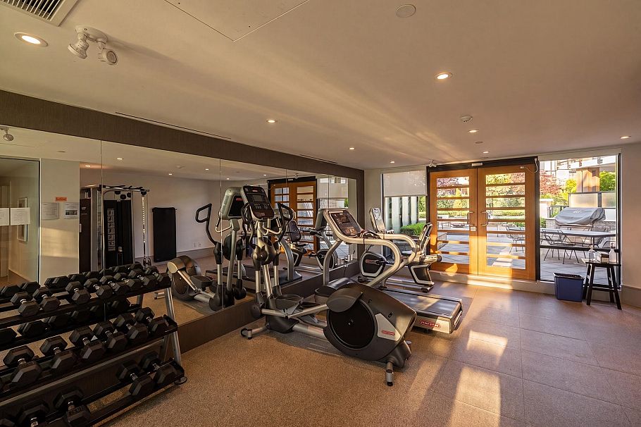 218 3220 Connaught Crescent North Vancouver, BC - 16
