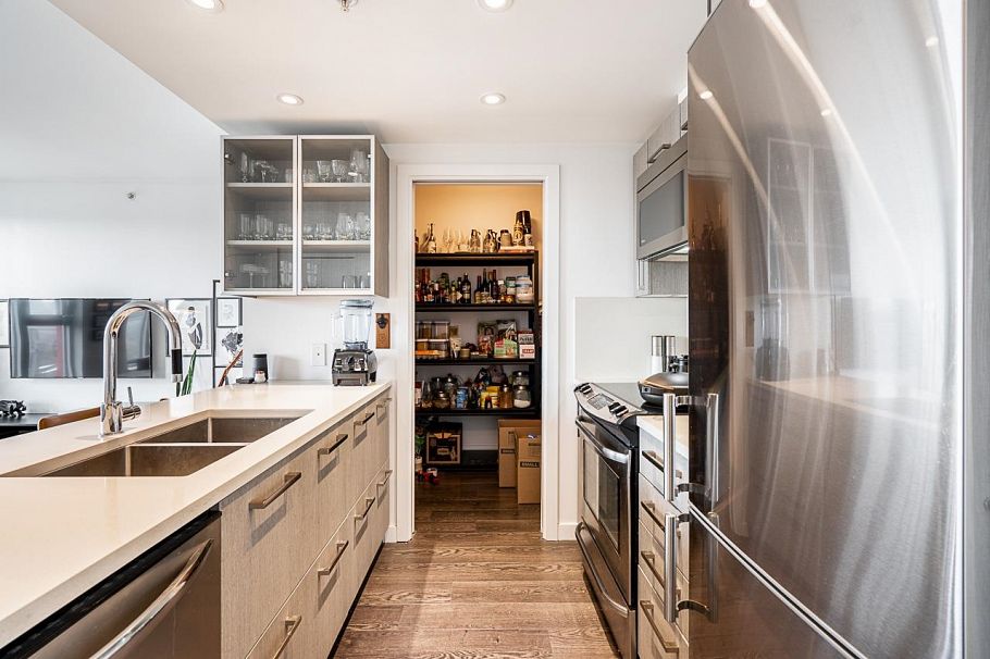 1110 933 E Hastings Street Vancouver, BC - 11