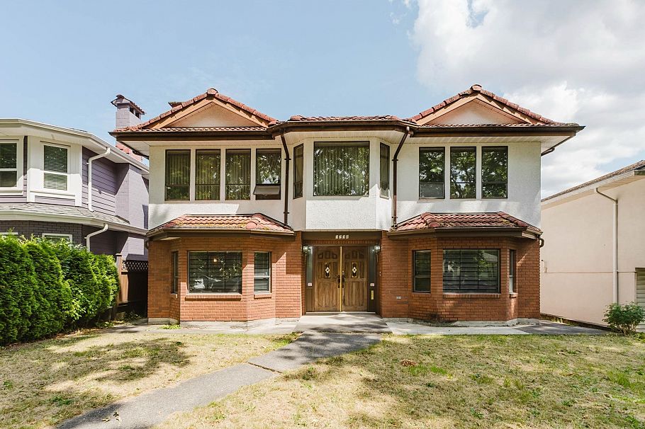 3230 Garden Drive Vancouver, BC - 1