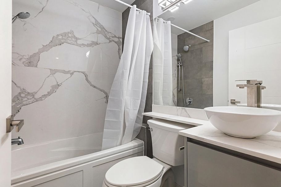 2885 E Georgia Street Vancouver, BC - 11