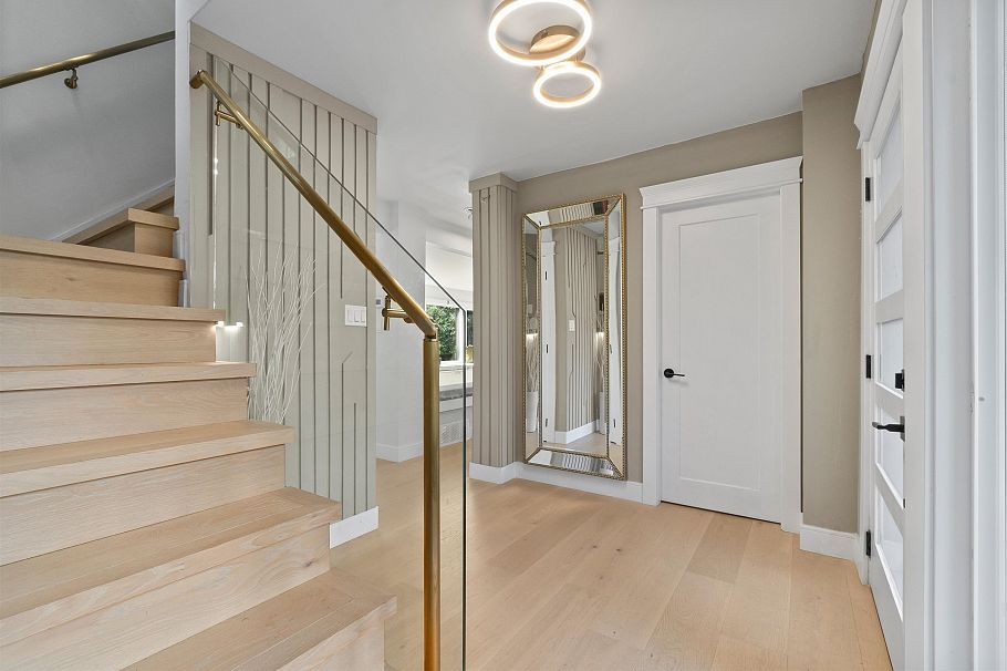 615 E Kings Road North Vancouver, BC - 10