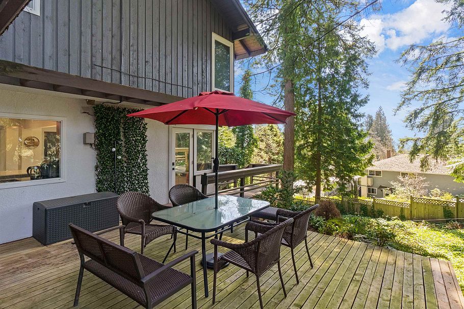 615 E Kings Road North Vancouver, BC - 14