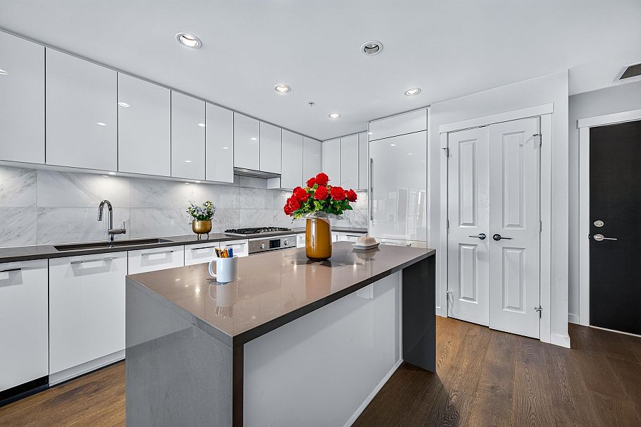 1302 3487 Binning Road Vancouver, BC - 8