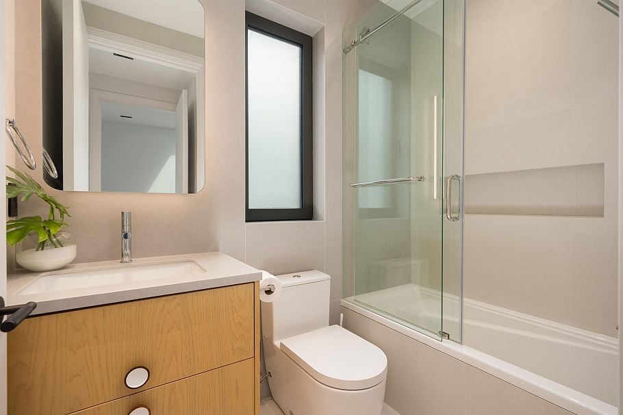 1 3349 W 27th Avenue Vancouver, BC - 26