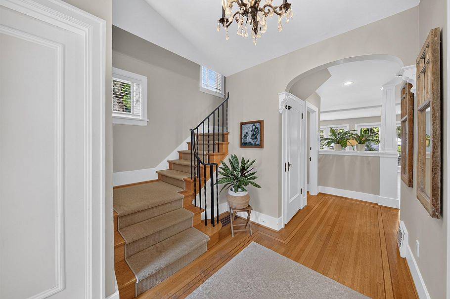 4655 W 6th Avenue Vancouver, BC - 6