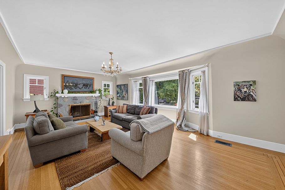 4655 W 6th Avenue Vancouver, BC - 18