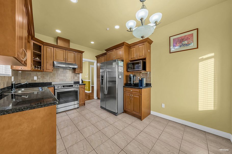 2160 E 54th Avenue Vancouver, BC - 10